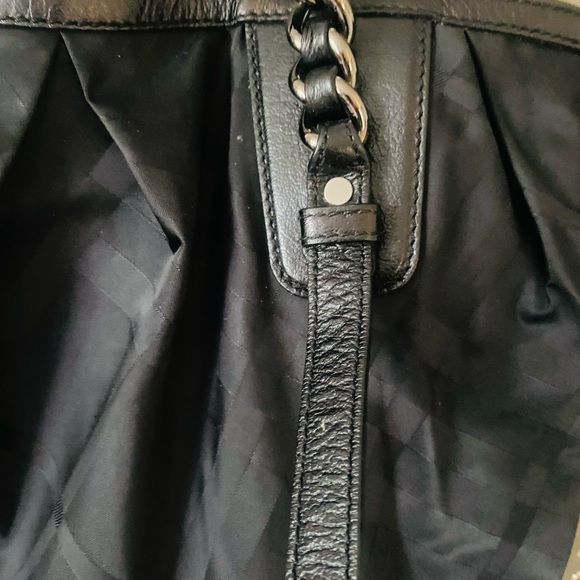 BURBERRY Black Leather & Synthetic Chain Large Tote Shoulder Bag - Picture 3 of 12